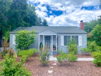 Adorable Cottage-Style 2 Bedroom Saratoga Home on Large Lot!
