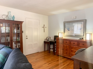 Adorable Cottage-Style 2 Bedroom Saratoga Home on Large Lot!