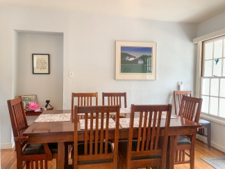 Adorable Cottage-Style 2 Bedroom Saratoga Home on Large Lot!