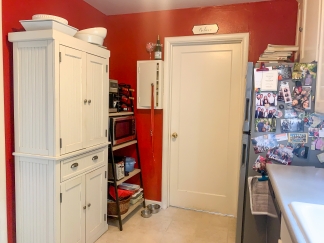 Adorable Cottage-Style 2 Bedroom Saratoga Home on Large Lot!