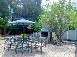Adorable Cottage-Style 2 Bedroom Saratoga Home on Large Lot!