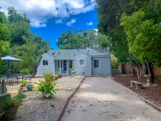 Adorable Cottage-Style 2 Bedroom Saratoga Home on Large Lot!
