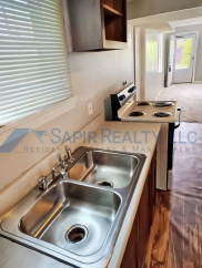 Charming 2-Bed Duplex Retreat at 774 Lilly Ave Unit B, Macon – Cozy Living Awaits!
