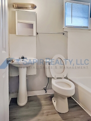 Charming 2-Bed Duplex Retreat at 774 Lilly Ave Unit B, Macon – Cozy Living Awaits!