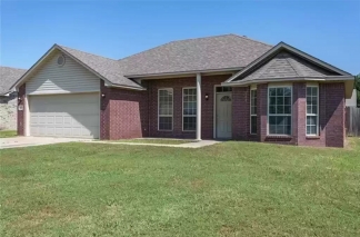 Beautiful 3 Bedroom Brick Home for Rent in Van Buren **Coming Available in August**