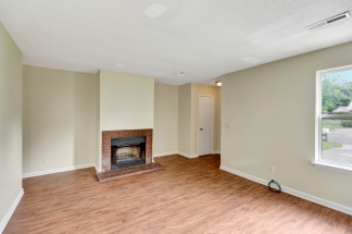 Charming 2-Bedroom Duplex in Gadsden Acres – Available Now!