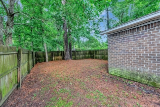 Charming 2-Bedroom Duplex in Gadsden Acres – Available Now!