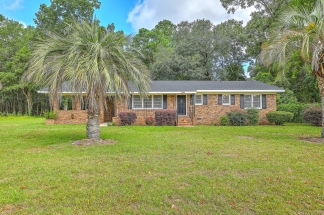 Spacious and Charming Brick Ranch in the Heart of Summerville