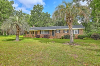 Spacious and Charming Brick Ranch in the Heart of Summerville