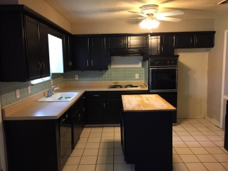 Charming Home in the Heart of Bethany!