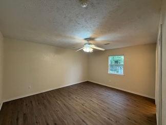 Available for Showing Now! 18-Month Lease Offer!! ***SPECIAL 50% OFF 1ST FULL MONTH'S RENT ~ IF 18-MONTH LEASE SIGNED***    Charming 4 bedroom home in Warr Acres!