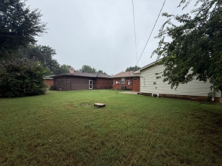 Available for Showing Now! 18-Month Lease Offer!! ***SPECIAL 50% OFF 1ST FULL MONTH'S RENT ~ IF 18-MONTH LEASE SIGNED***    Charming 4 bedroom home in Warr Acres!