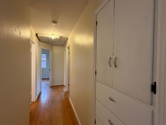 Available for Showing Now! 18-Month Lease Offer!! ***SPECIAL 50% OFF 1ST FULL MONTH'S RENT ~ IF 18-MONTH LEASE SIGNED***    Charming 4 bedroom home in Warr Acres!