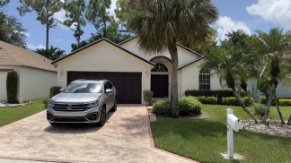 Charming 3-Bedroom with 2 Full Baths in Greenacre!