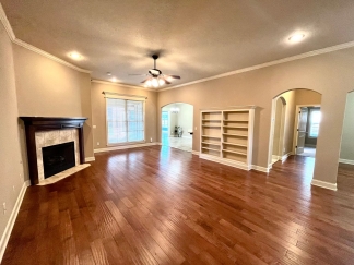 Traditional 3 Bedroom Home For Lease! Apply Today!