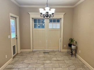 Traditional 3 Bedroom Home For Lease! Apply Today!