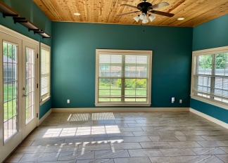 Traditional 3 Bedroom Home For Lease! Apply Today!