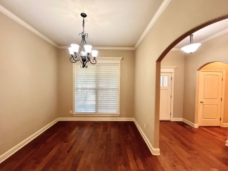 Traditional 3 Bedroom Home For Lease! Apply Today!