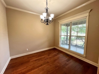 Traditional 3 Bedroom Home For Lease! Apply Today!