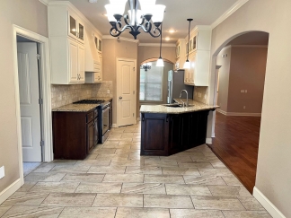 Traditional 3 Bedroom Home For Lease! Apply Today!
