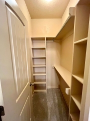 Traditional 3 Bedroom Home For Lease! Apply Today!