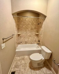 Traditional 3 Bedroom Home For Lease! Apply Today!