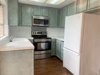 Beautiful Two Bedroom Townhouse Available Close to 280!