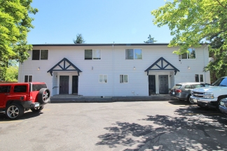 Nicely Updated Parkrose 2 Bed/1.5 Bath Townhome