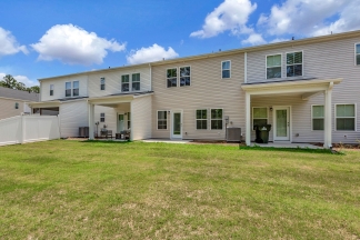 Beautiful 3-bedroom, 2.5-bathroom townhome now available in North Charleston!