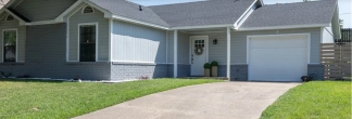 BEAUTIFUL 3 Bedroom 2 Full bath home located in Bentonville!!!!