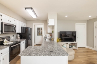 BEAUTIFUL 3 Bedroom 2 Full bath home located in Bentonville!!!!