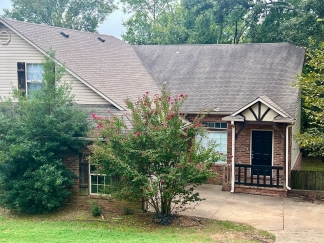 Beautiful 4 Bedroom/2.5 Bathroom Duplex COMING SOON!