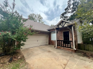 Beautiful 4 Bedroom/2.5 Bathroom Duplex COMING SOON!