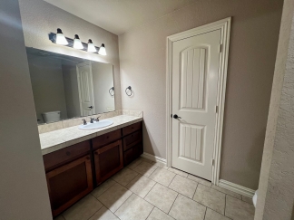 Beautiful 4 Bedroom/2.5 Bathroom Duplex COMING SOON!