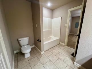 Beautiful 4 Bedroom/2.5 Bathroom Duplex COMING SOON!