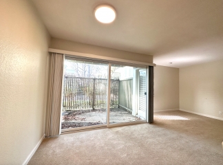 Mountain View 1 Bedroom Ground Floor Unit - Great Location!