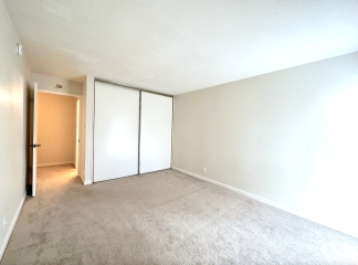 Mountain View 1 Bedroom Ground Floor Unit - Great Location!