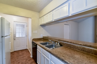 Cute 2 Bedroom Kennedale Half Duplex