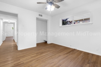 Live Elevated in the Heart of Viridian – Stunning Island Townhome!