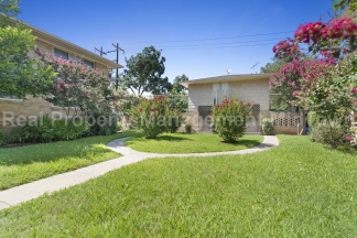 Live Elevated in the Heart of Viridian – Stunning Island Townhome!