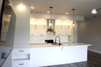 Modern 1-Bedroom Oasis in Bentonville with Abundant Light