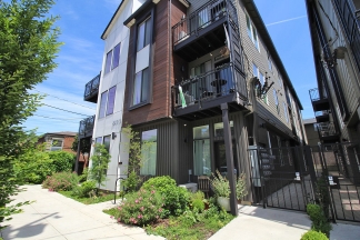 *RENT SPECIAL* Sleek, Contemporary & Modern Living in the Heart of Sellwood!
