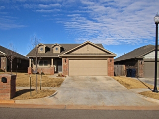 Pleasing 3 Bedroom Home in Deer Creek!  Move In Special No Pro-rate With 18 Month Lease!