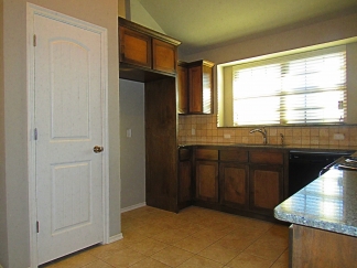 Pleasing 3 Bedroom Home in Deer Creek!  Move In Special No Pro-rate With 18 Month Lease!
