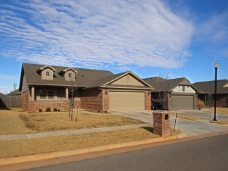 Pleasing 3 Bedroom Home in Deer Creek!  Move In Special No Pro-rate With 18 Month Lease!