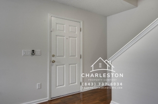 141 Old Tree Road - Available 10/10