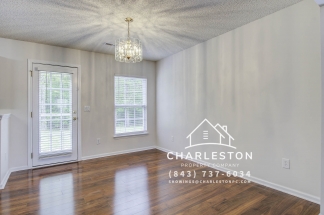 141 Old Tree Road - Available 10/10