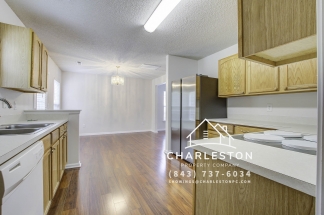 141 Old Tree Road - Available 10/10