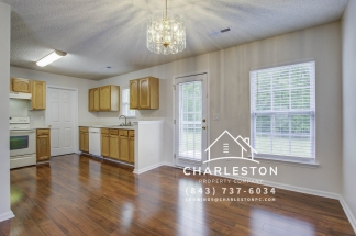 141 Old Tree Road - Available 10/10