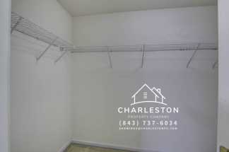 141 Old Tree Road - Available 10/10